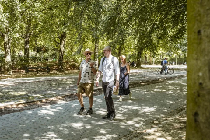 Guests walking with a local Brussels guide on a two-hour city tour
